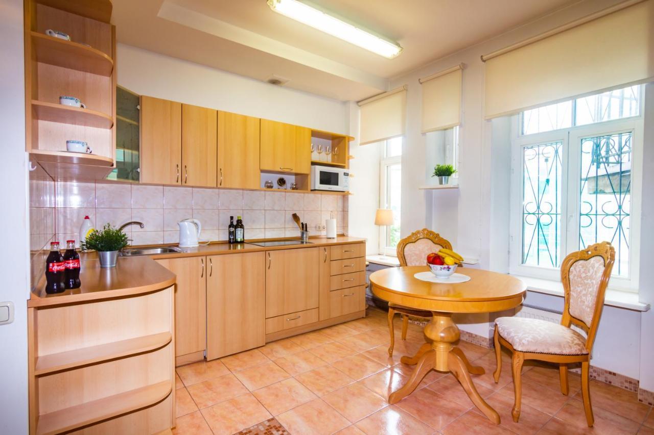 Classic Style Apartment In The Center Of Riga Kültér fotó