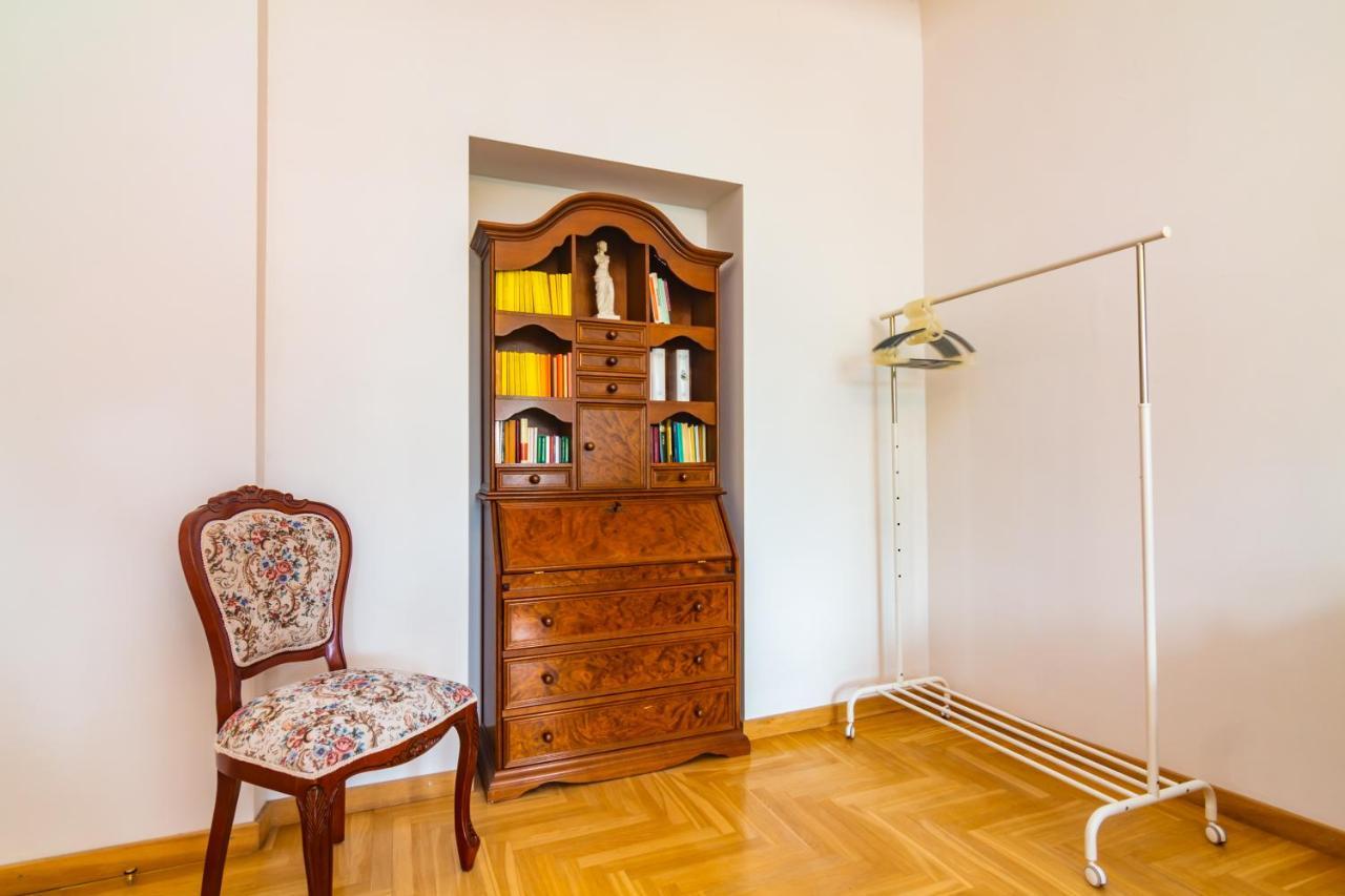 Classic Style Apartment In The Center Of Riga Kültér fotó