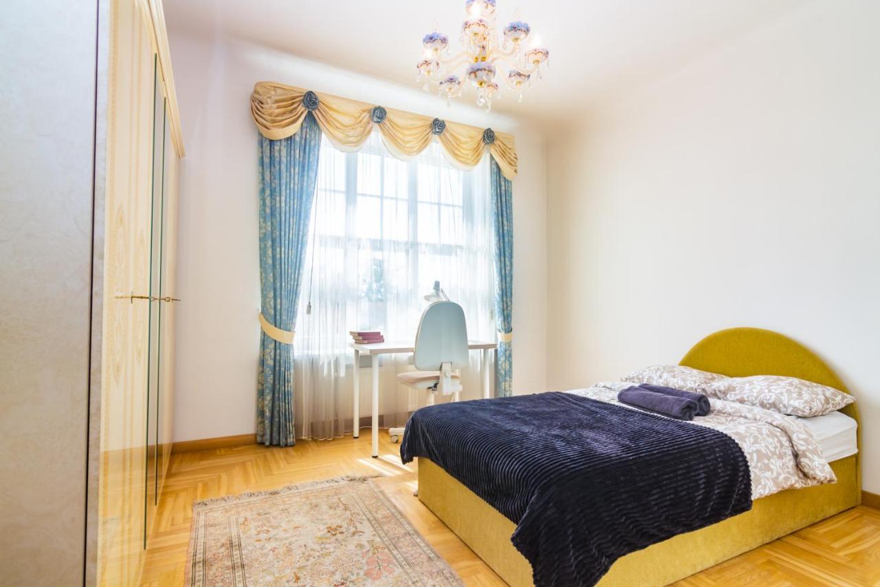 Classic Style Apartment In The Center Of Riga Kültér fotó