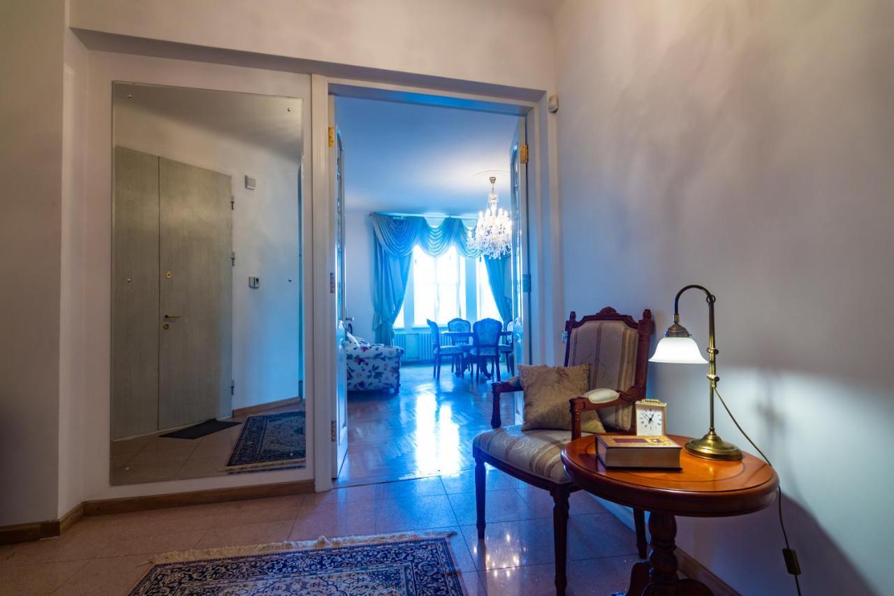 Classic Style Apartment In The Center Of Riga Kültér fotó