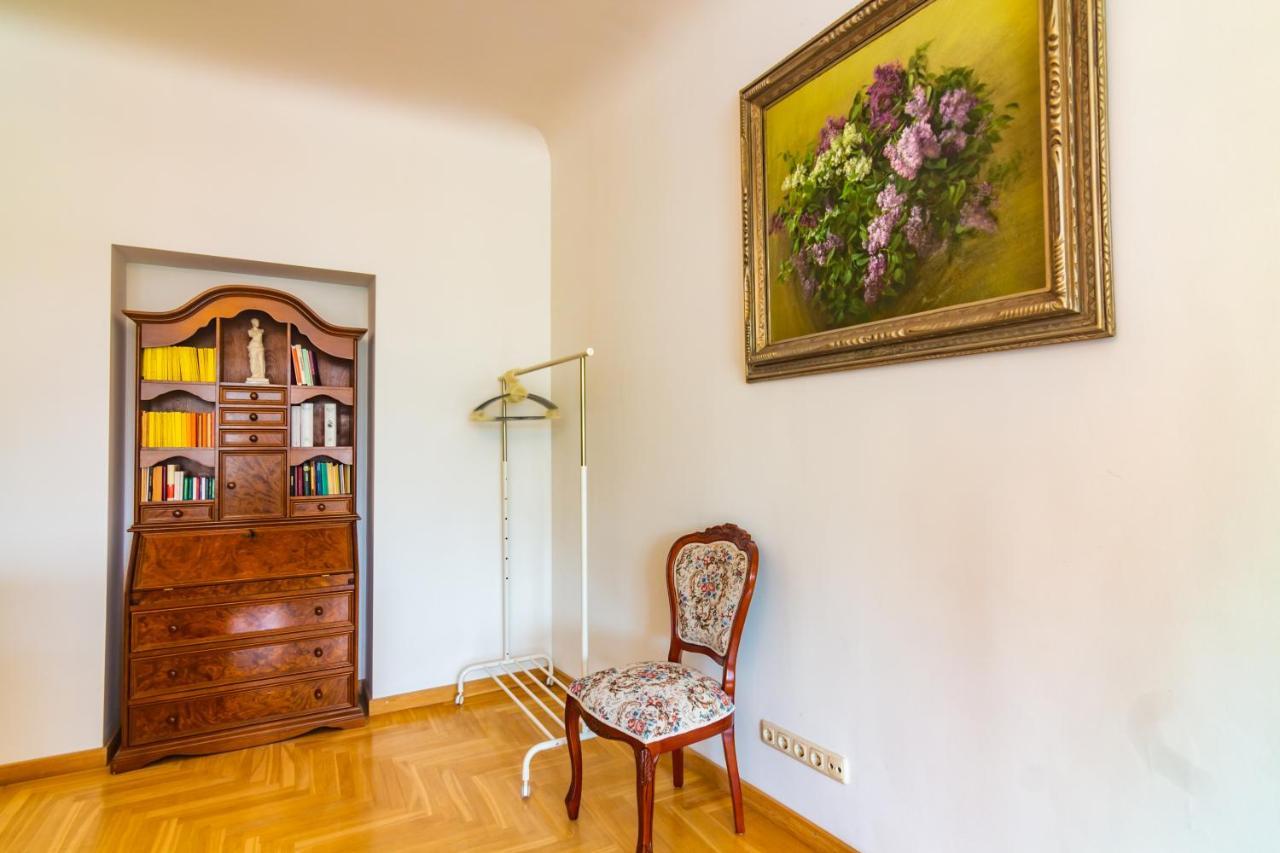 Classic Style Apartment In The Center Of Riga Kültér fotó